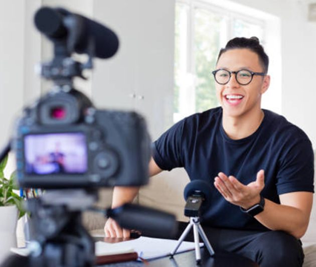 testimonial-style-video-influncers testimonial-style-video-influncers